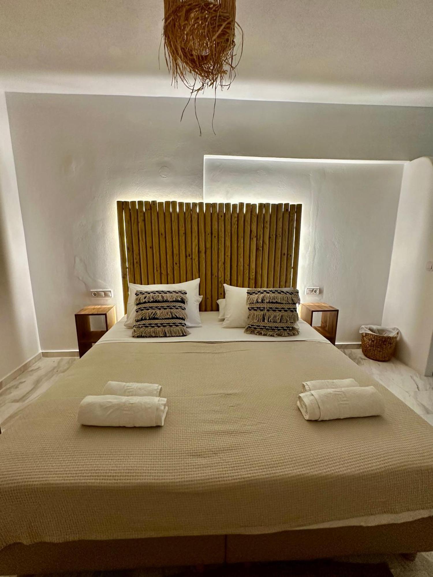 Athina Rooms - Lounge Apartments Парос Экстерьер фото