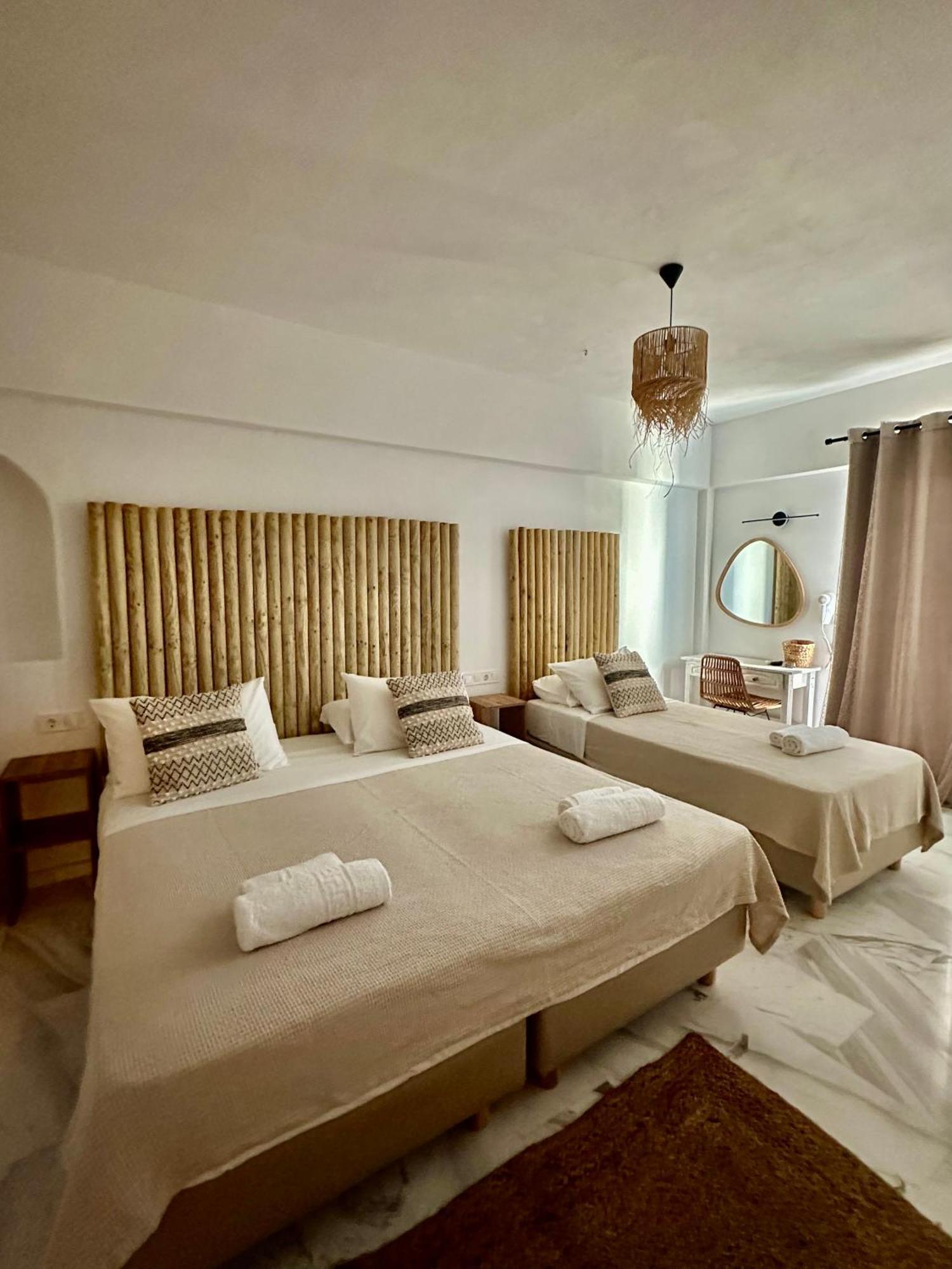Athina Rooms - Lounge Apartments Парос Экстерьер фото