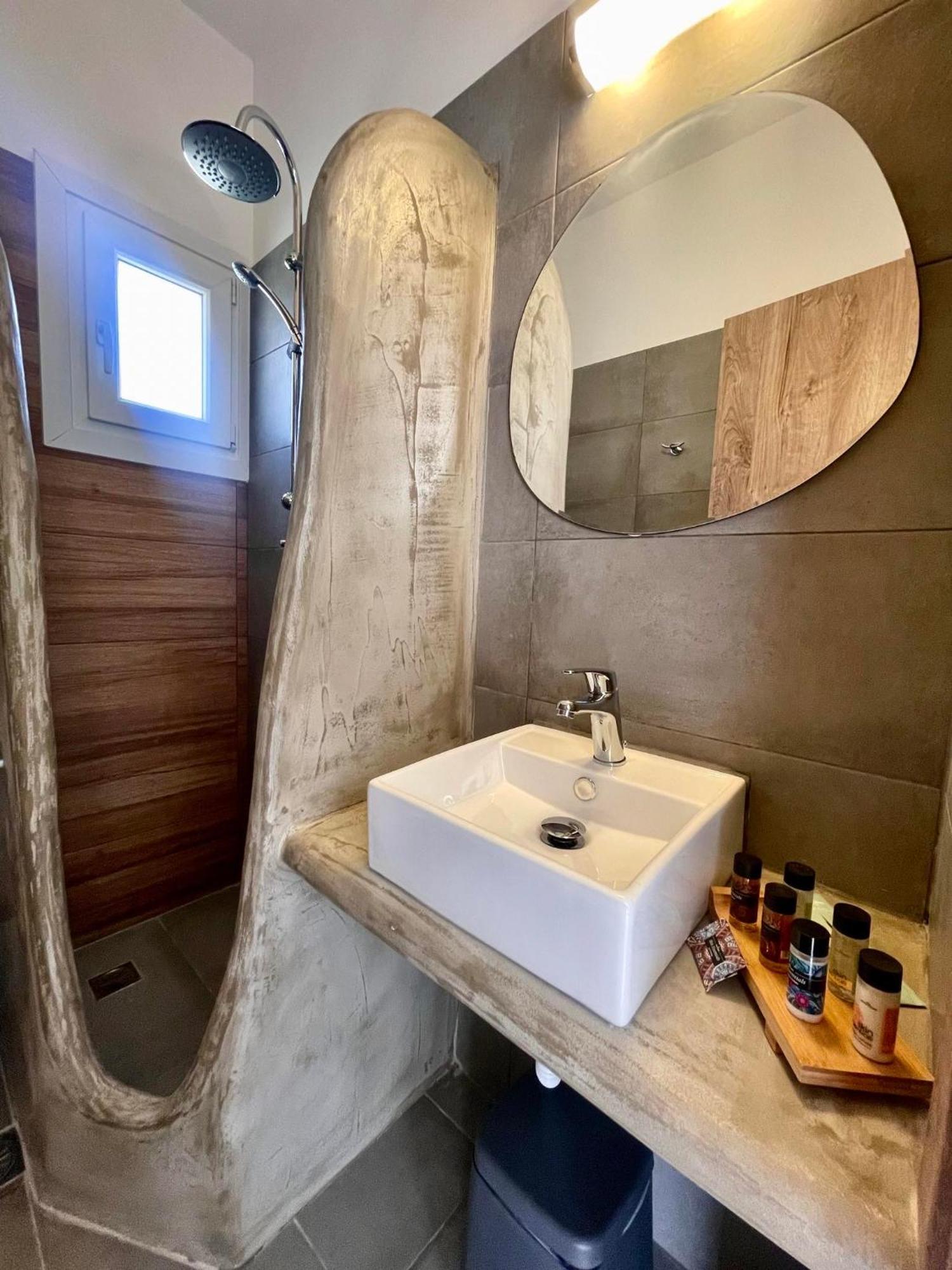 Athina Rooms - Lounge Apartments Парос Экстерьер фото