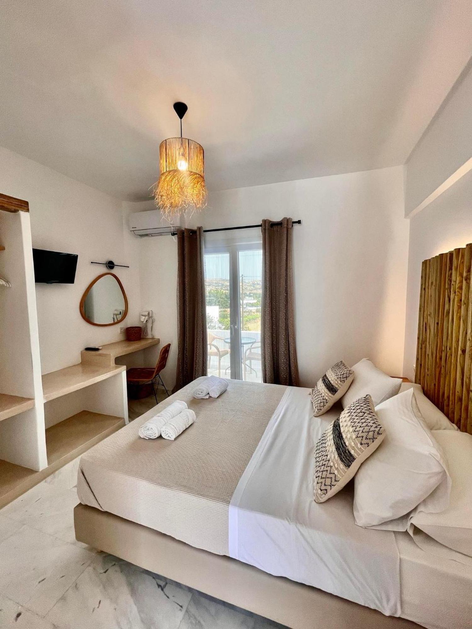 Athina Rooms - Lounge Apartments Парос Экстерьер фото